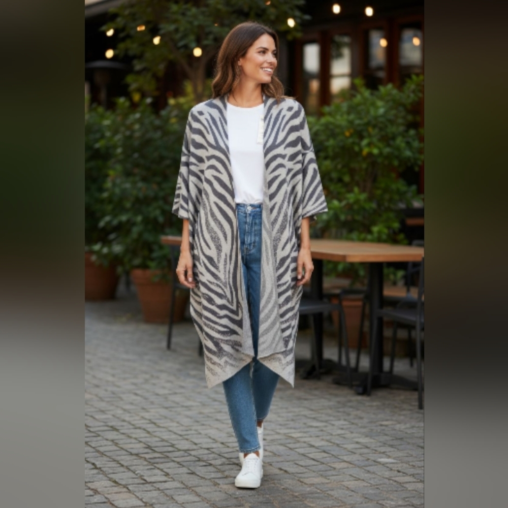 NWT Chico's Zebra Patterned Rauna in Dark & Light Gray Size Small-XL